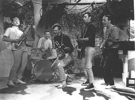 Randy Viers with Michael Z Gordon and the Routers on the set of Surf Party.