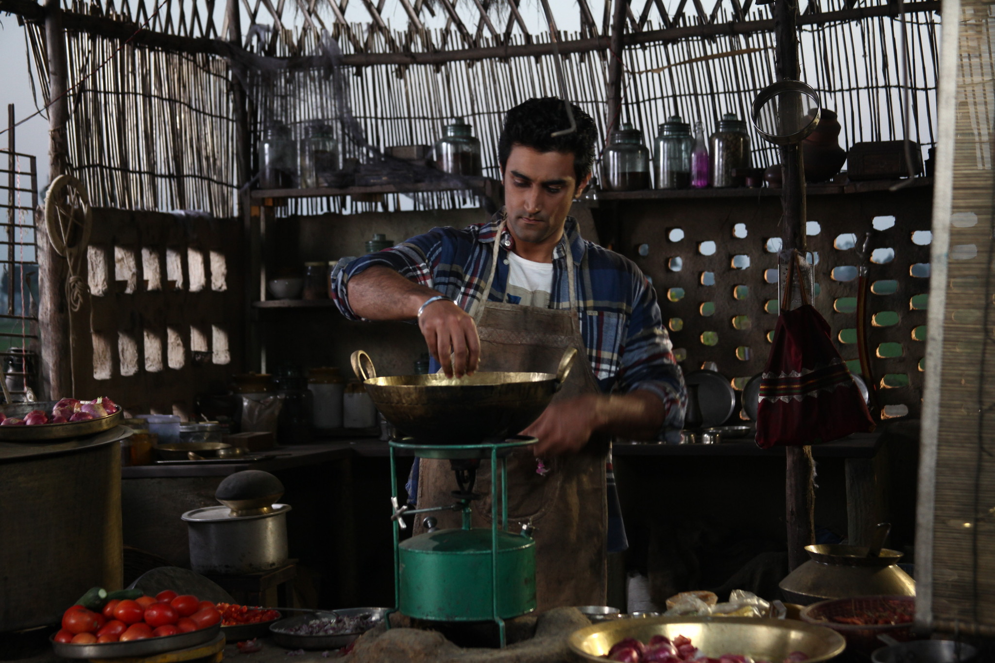 Still of Kunal Kapoor in Luv Shuv Tey Chicken Khurana (2012)