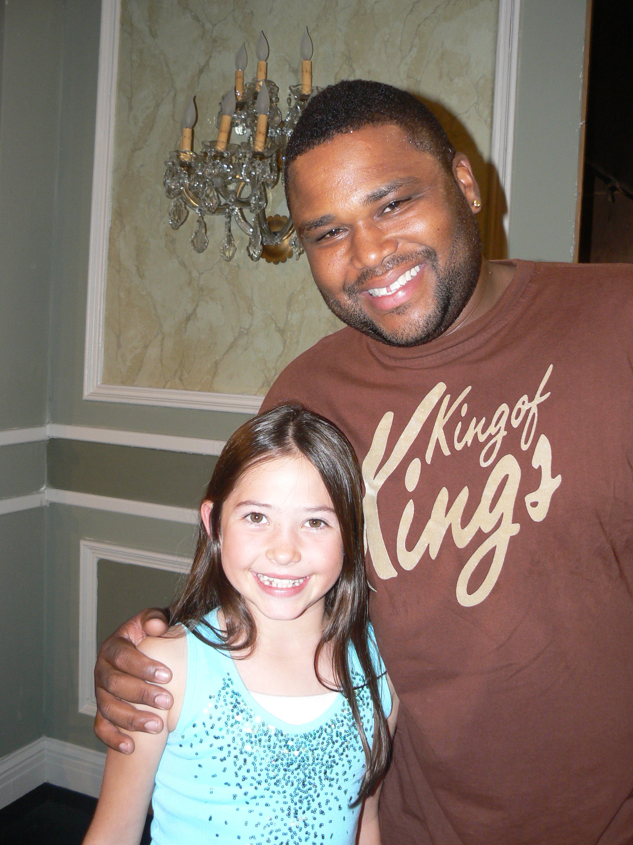 Chelsea Smith & Anthony Anderson on set, 