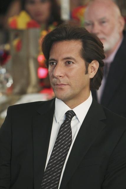 Still of Henry Ian Cusick in Dinge (2004)