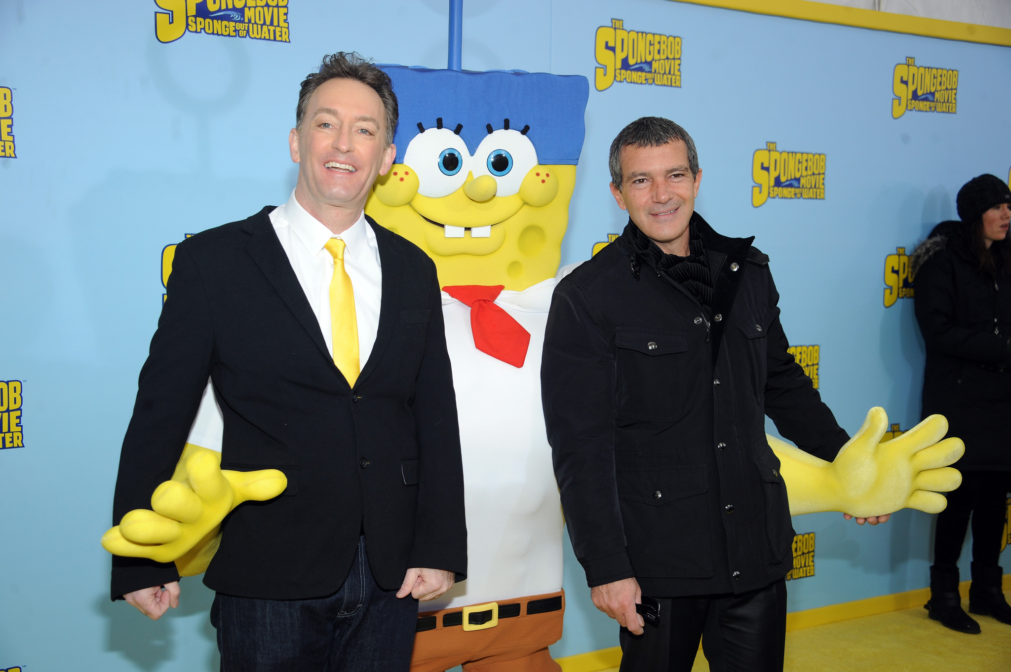 Antonio Banderas and Tom Kenny at event of Kempiniukas Placiakelnis (2015)