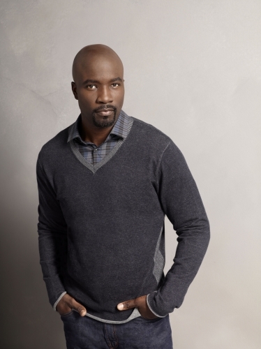 Still of Mike Colter in Ringer (2011)