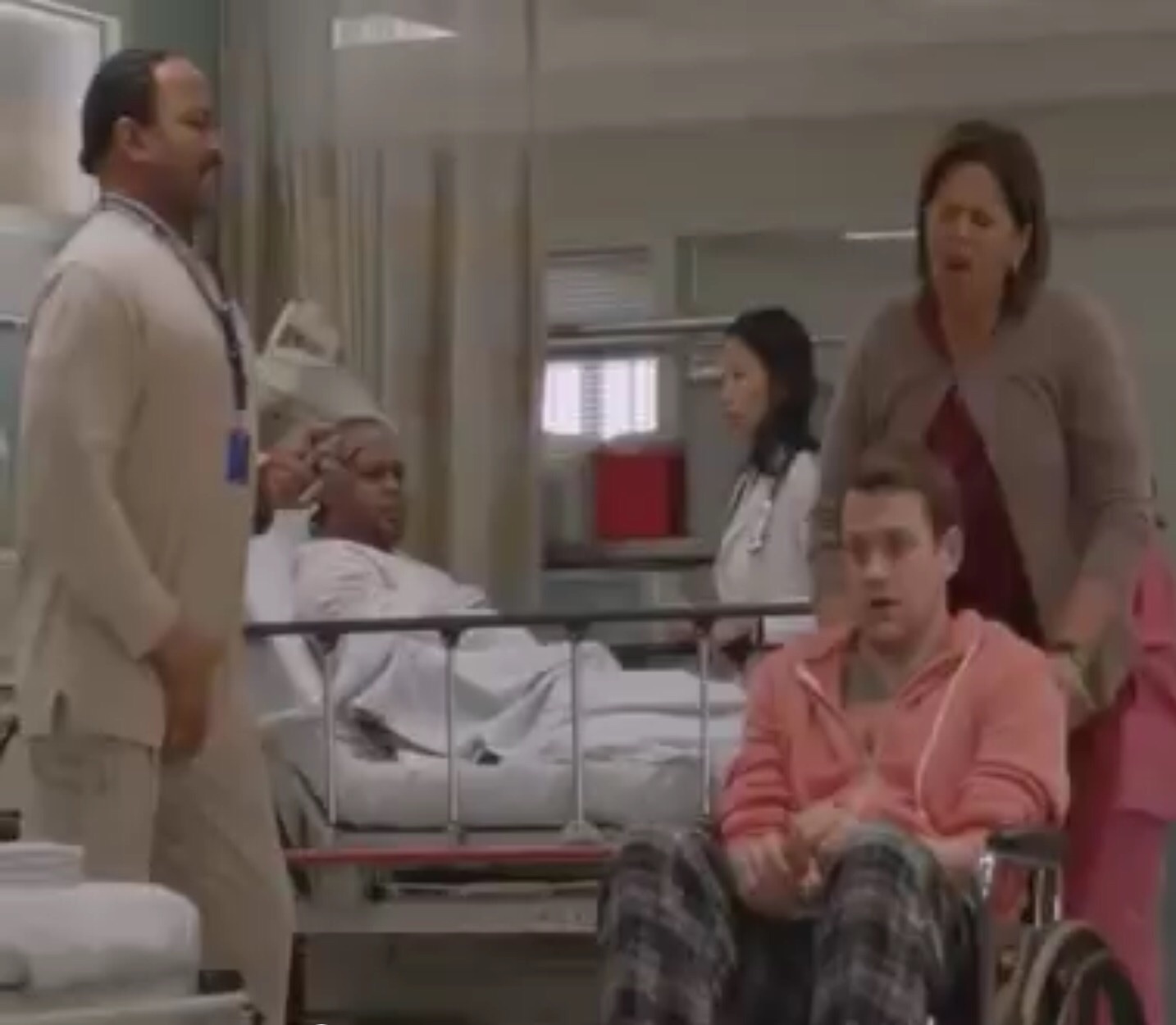 'Can you handle a possible penis fracture' -'Nurse Jackie' show s4e4 (Dennis Jay Funny, Anna Deavere Smith)