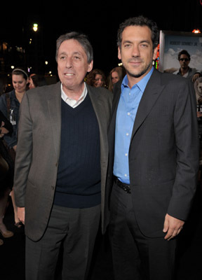 Todd Phillips and Ivan Reitman at event of Vingiuotas kelias namo (2010)