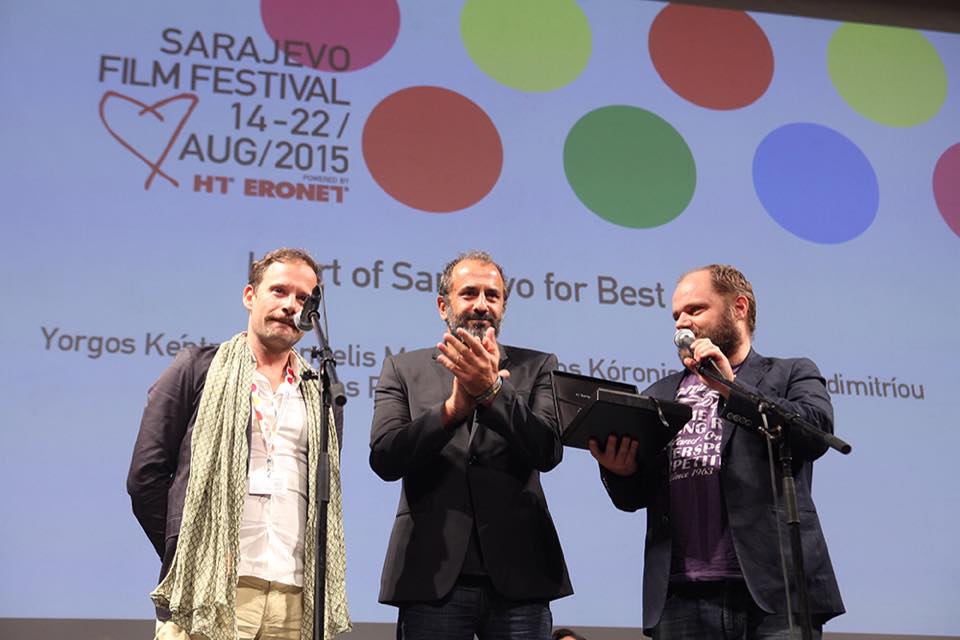 The actors (from right to left) Yorgos Pirpassopoulos, Panos Koronis and Makis Papadimitriou accept the award Heart of Sarajevo for best cast along with Vagelis Mourikis, Yorgos Kedros and Sakis Rouvas