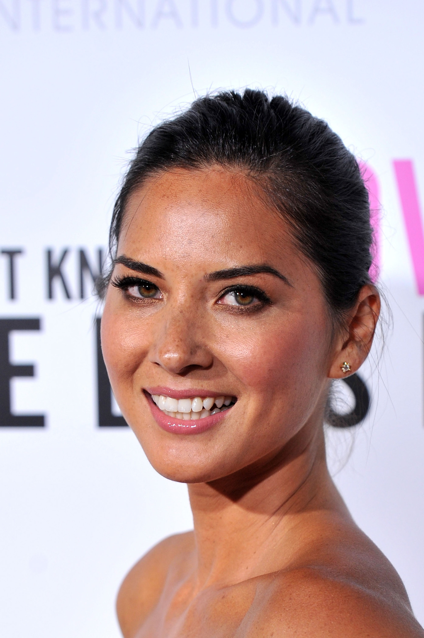 Olivia Munn at event of Ir kaip ji viska suspeja? (2011)