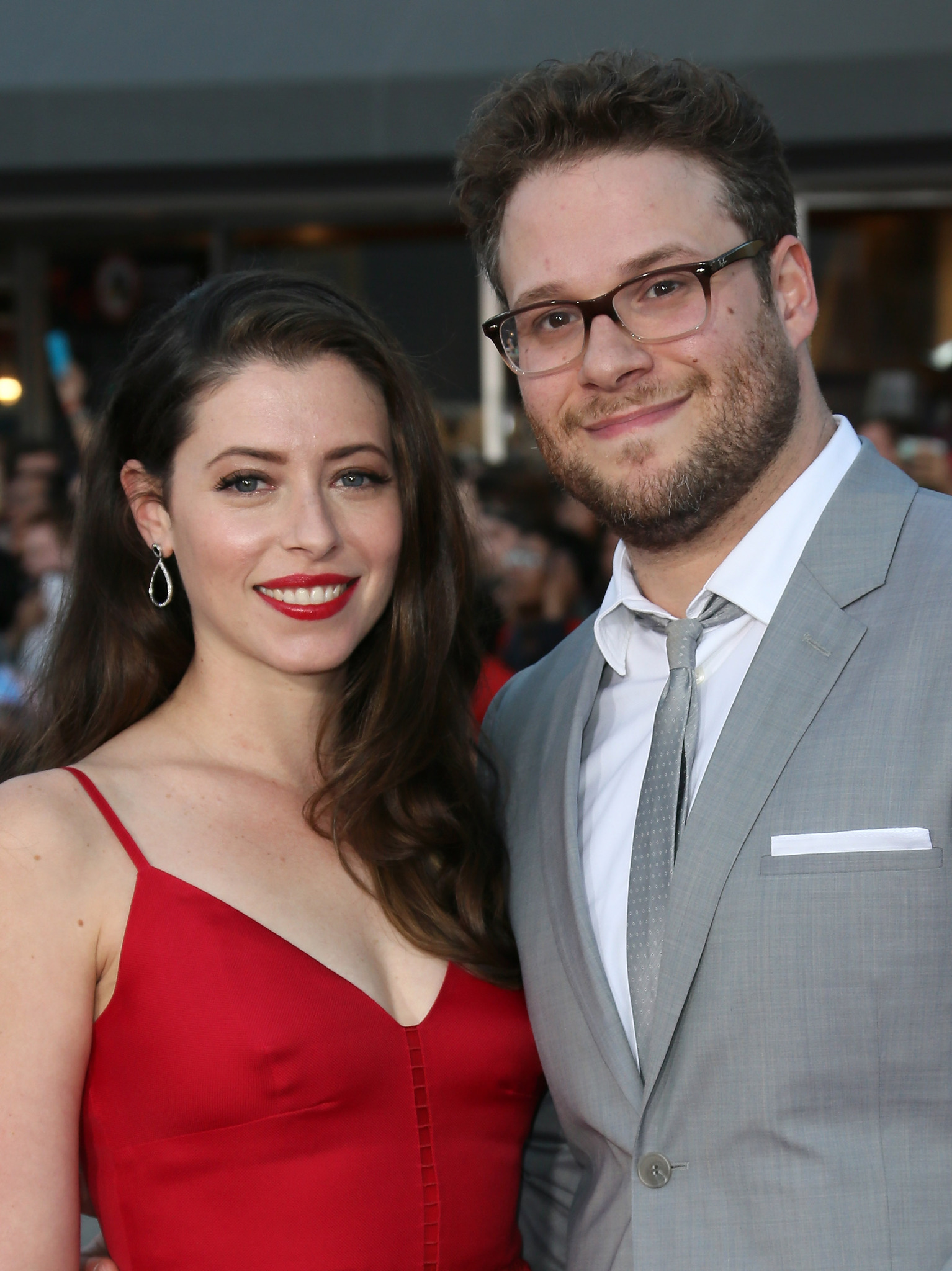 Seth Rogen and Lauren Miller at event of Kaimynai (2014)