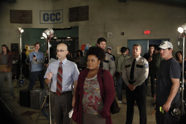 Still of Yvette Nicole Brown and Dean Pelton in Community (2009)