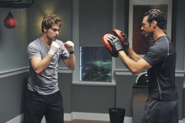 Still of David S. Lee and Grey Damon in The Nine Lives of Chloe King (2011)