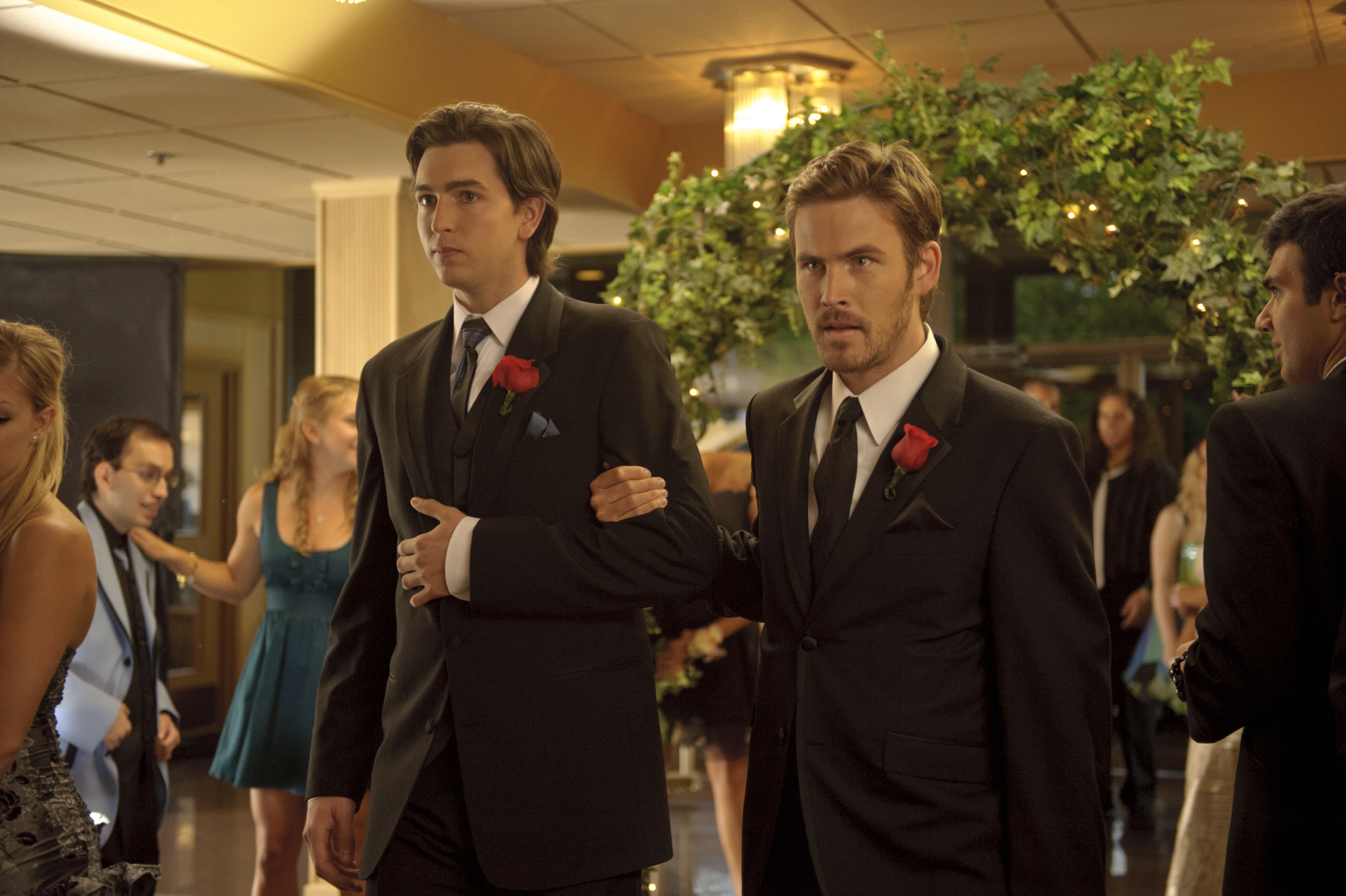 Still of Nicholas Braun and Zach Cregger in Date and Switch (2014)