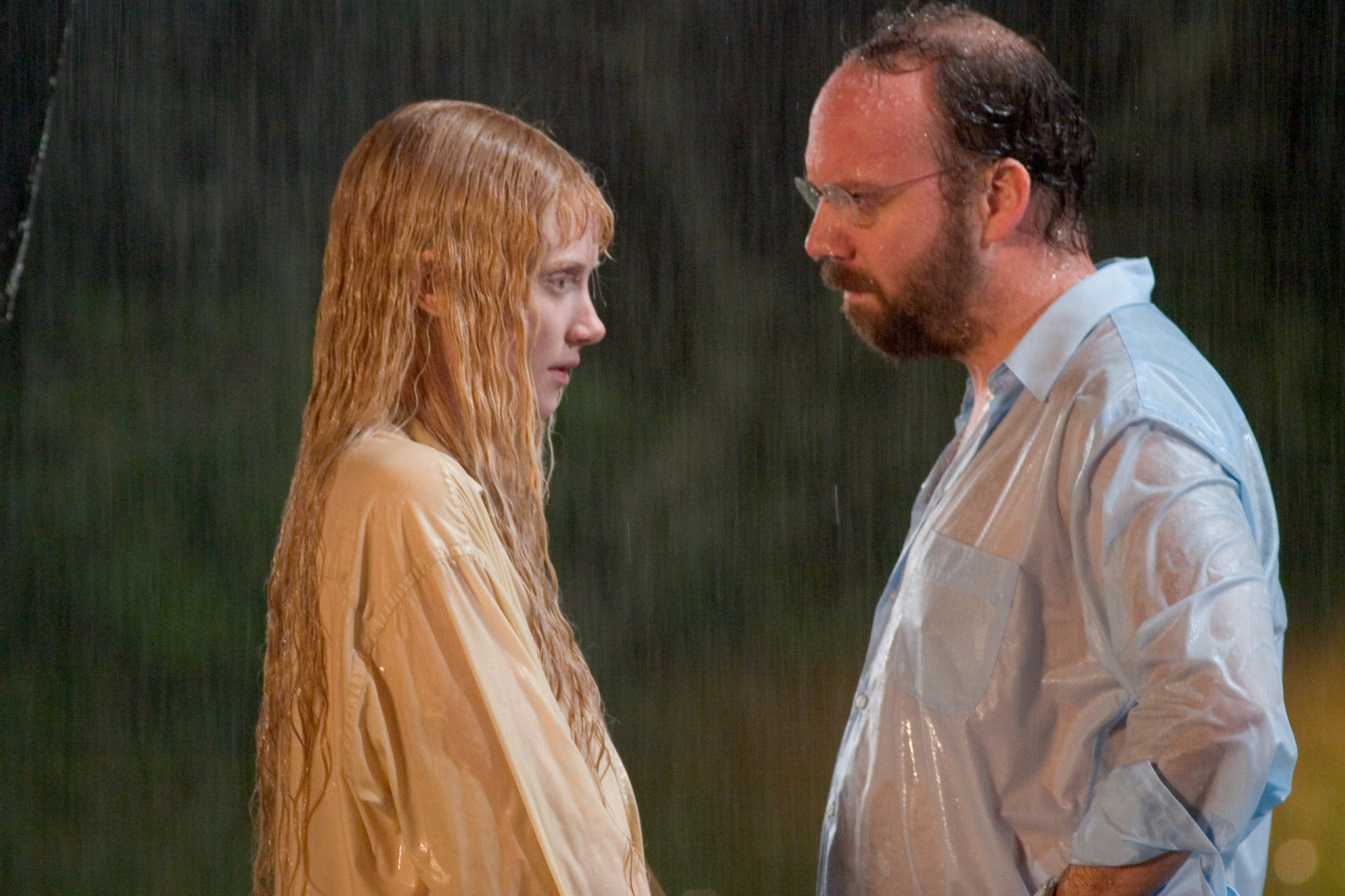 Still of Paul Giamatti and Bryce Dallas Howard in Mergina vandenyje (2006)