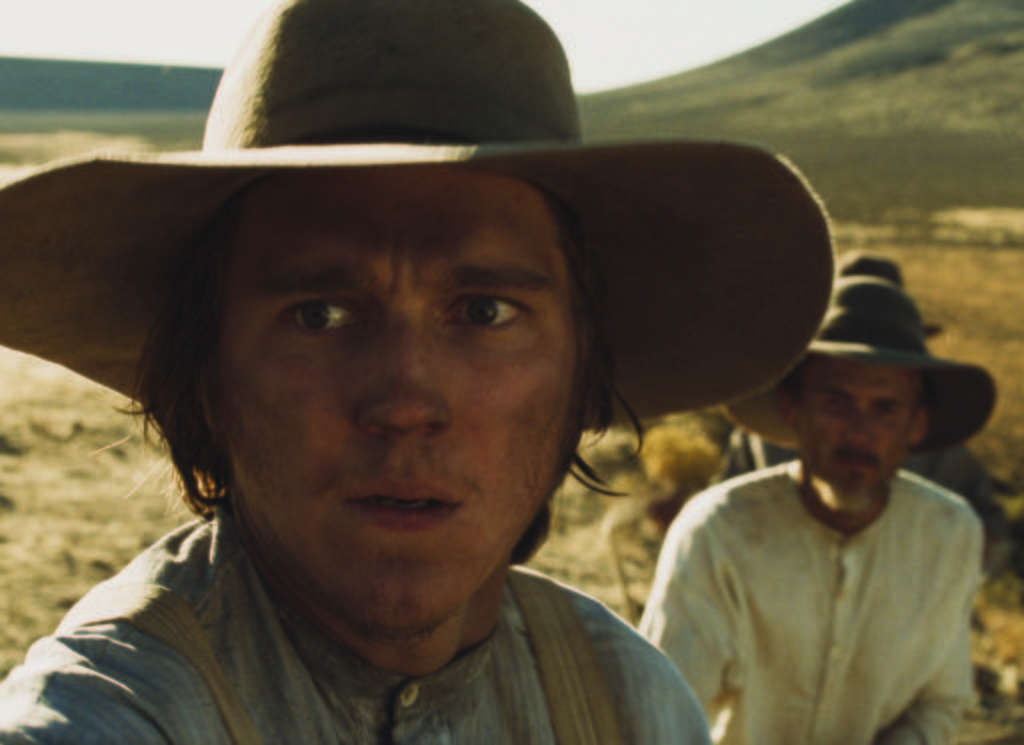 Still of Paul Dano and Neal Huff in Meek's Cutoff (2010)