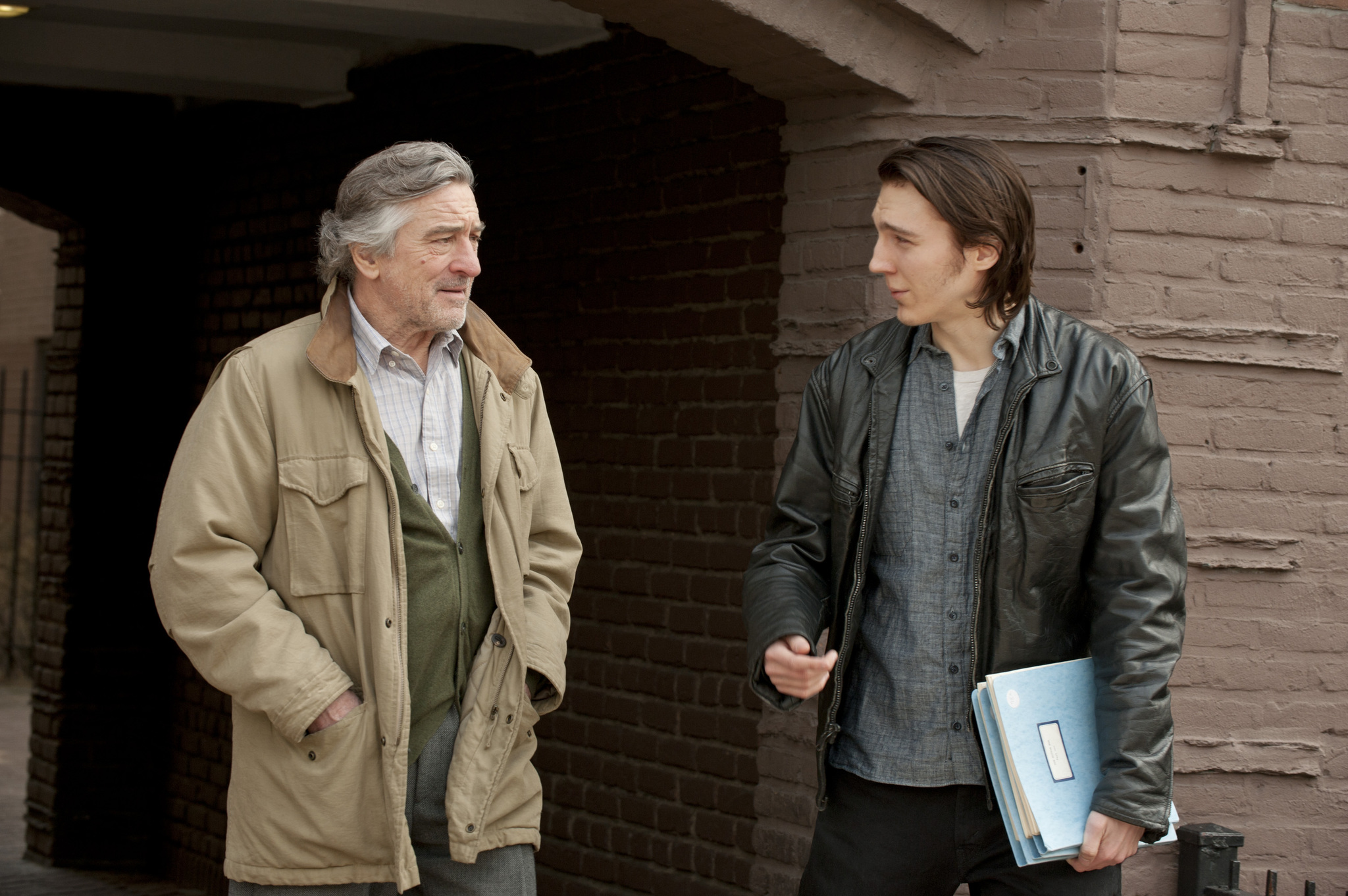 Still of Robert De Niro and Paul Dano in Being Flynn (2012)