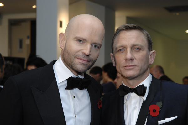 Daniel Craig and Marc Forster at event of Paguodos kvantas (2008)