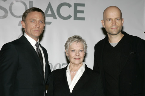 Judi Dench, Daniel Craig and Marc Forster at event of Paguodos kvantas (2008)