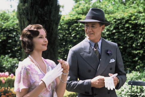 Still of Ashley Judd and Kevin Kline in De-Lovely (2004)