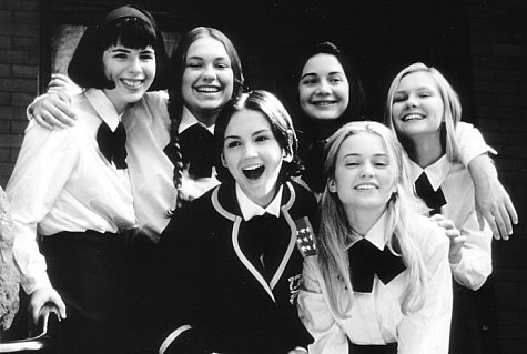 Still of Rachael Leigh Cook, Kirsten Dunst, Gaby Hoffmann, Heather Matarazzo, Monica Keena and Merritt Wever in Strike! (1998)