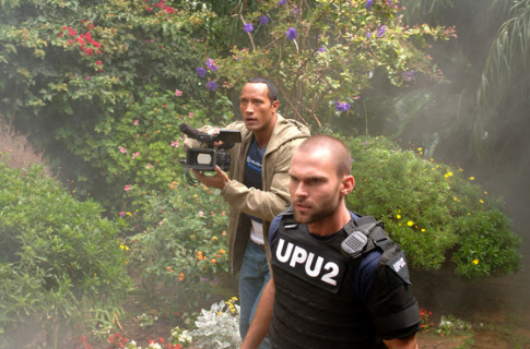 Still of Seann William Scott and Dwayne Johnson in Southland Tales (2006)