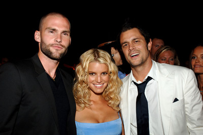 Seann William Scott, Jessica Simpson and Johnny Knoxville at event of The Dukes of Hazzard (2005)