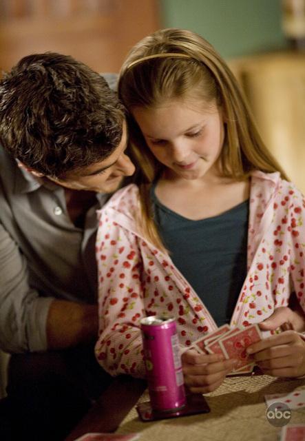 Still of Dave Annable and Kerris Dorsey in Brothers & Sisters (2006)