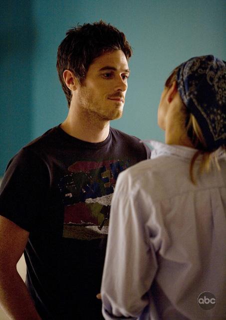 Still of Emily VanCamp and Dave Annable in Brothers & Sisters (2006)