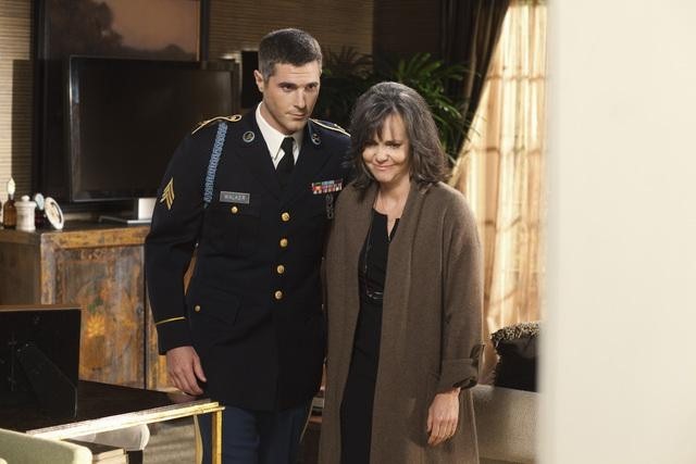 Still of Sally Field and Dave Annable in Brothers & Sisters (2006)