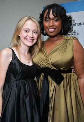 Dakota Fanning and Jennifer Hudson at event of The Secret Life of Bees (2008)