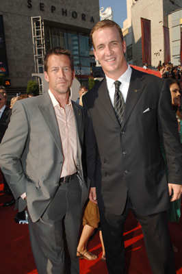 James Denton and Peyton Manning at event of ESPY Awards (2005)