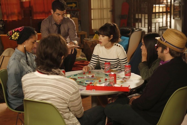 Still of Zooey Deschanel, Max Greenfield, Jasmine Di Angelo and Jinny Chung in New Girl (2011)