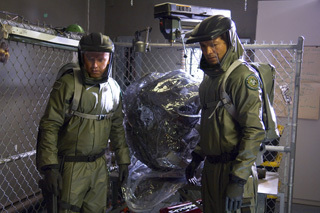 Still of Benjamin Bratt and Ricky Schroder in The Andromeda Strain (2008)