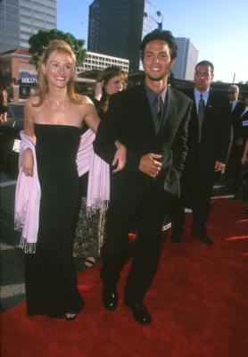 Julia Roberts and Benjamin Bratt at event of Runaway Bride (1999)