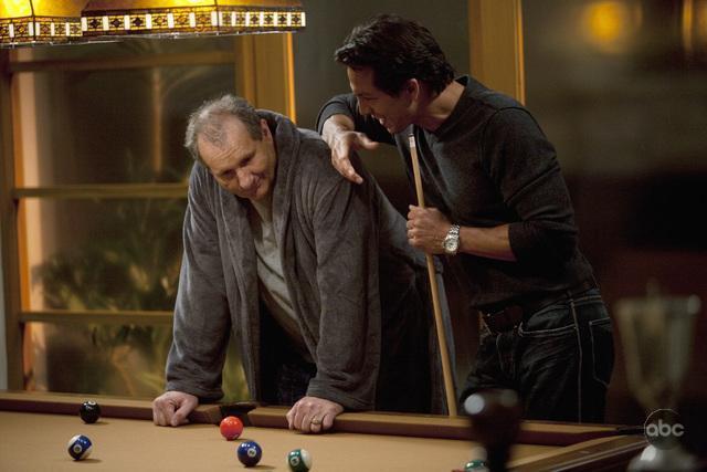 Still of Benjamin Bratt and Ed O'Neill in Moderni seima (2009)