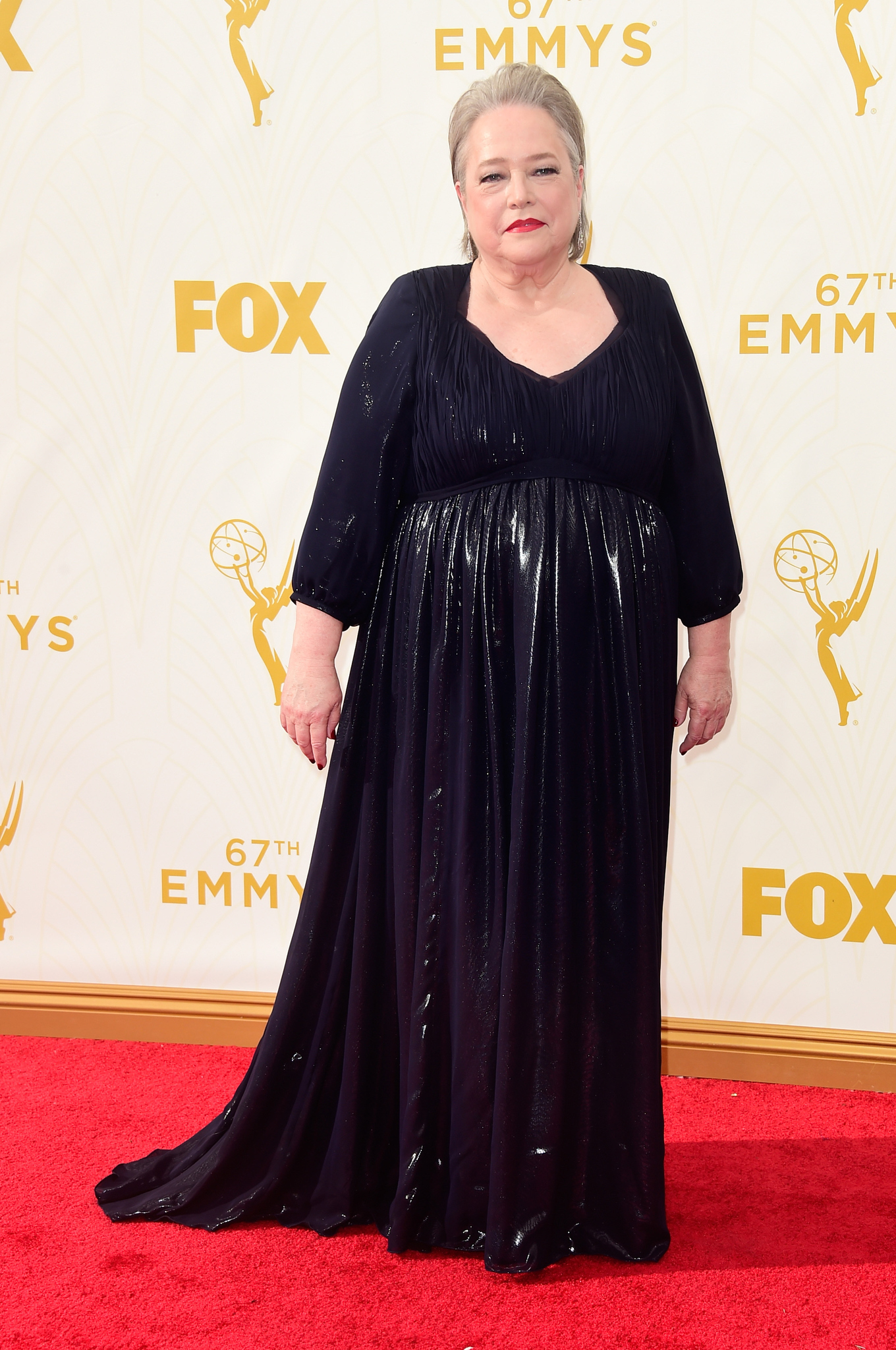 Kathy Bates at event of The 67th Primetime Emmy Awards (2015)