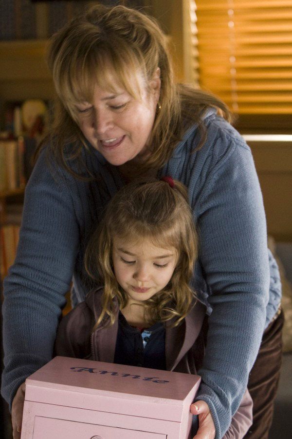 Ali and Kathy Bates in Personal Effects.