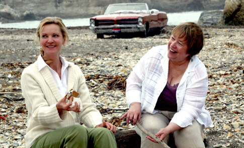 Still of Joan Allen and Kathy Bates in Bonneville (2006)