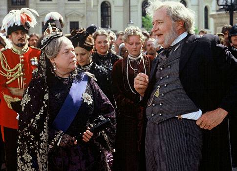 Still of Kathy Bates and Jim Broadbent in Aplink pasauli per 80 dienu (2004)