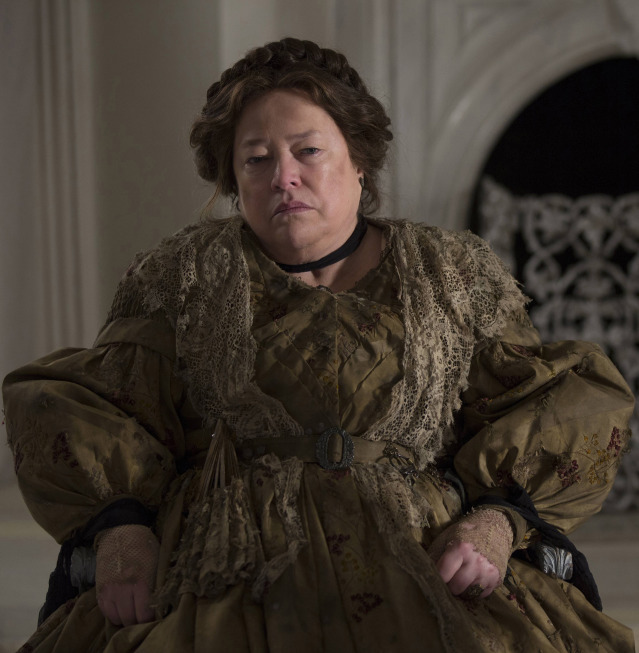 Still of Kathy Bates in Amerikietiska siaubo istorija (2011)