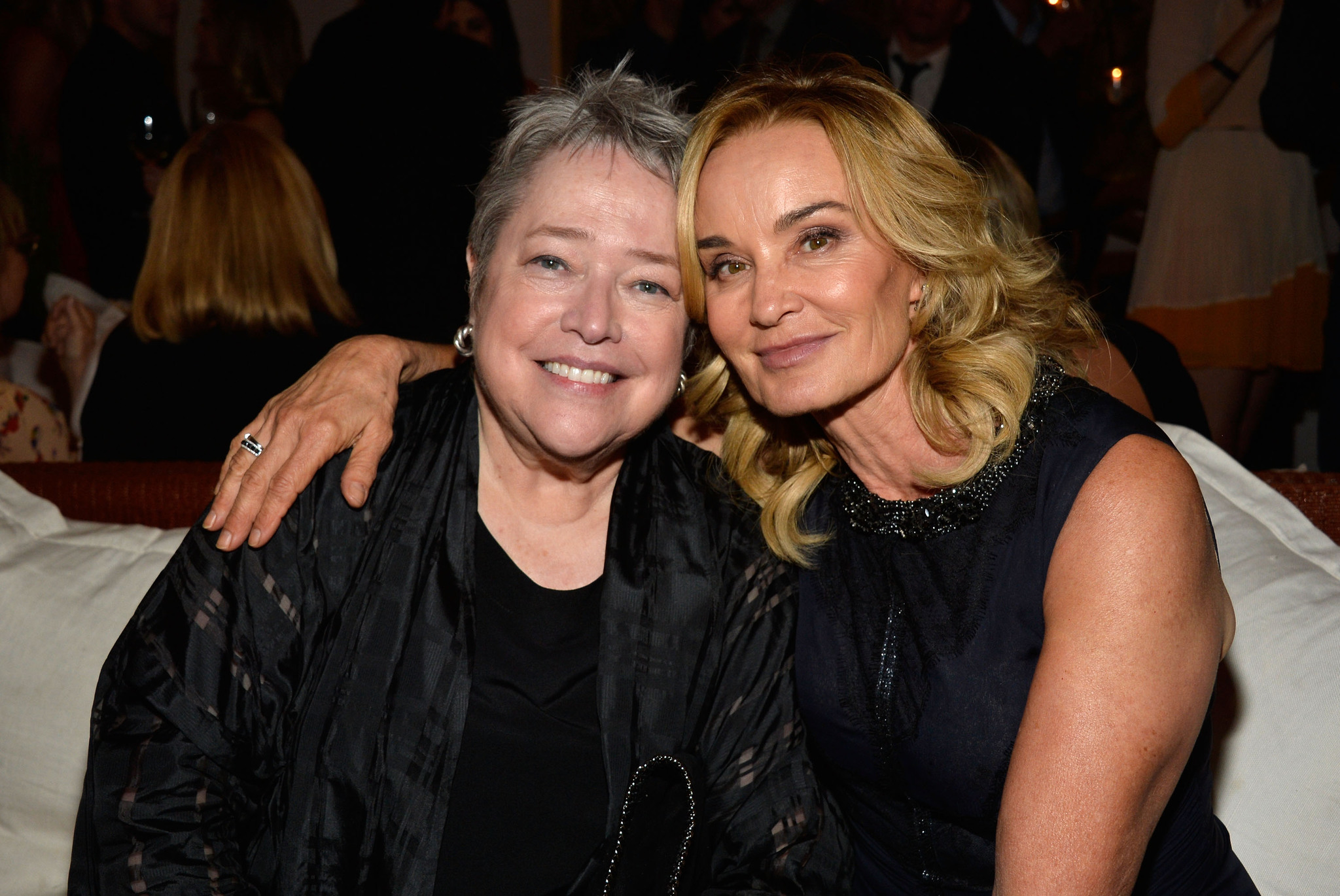 Kathy Bates and Jessica Lange at event of Amerikietiska siaubo istorija (2011)