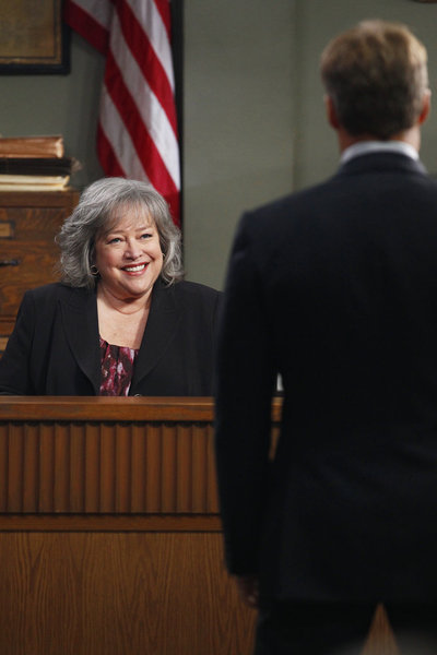 Still of Kathy Bates and Mark Valley in Harry's Law (2011)