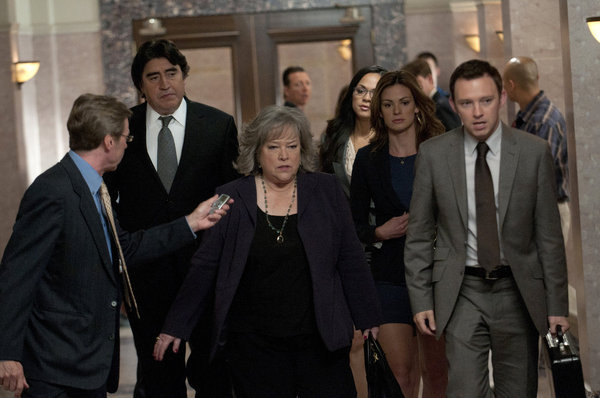 Still of Alfred Molina, Kathy Bates, Daisy Betts and Bethany Sanders in Harry's Law (2011)