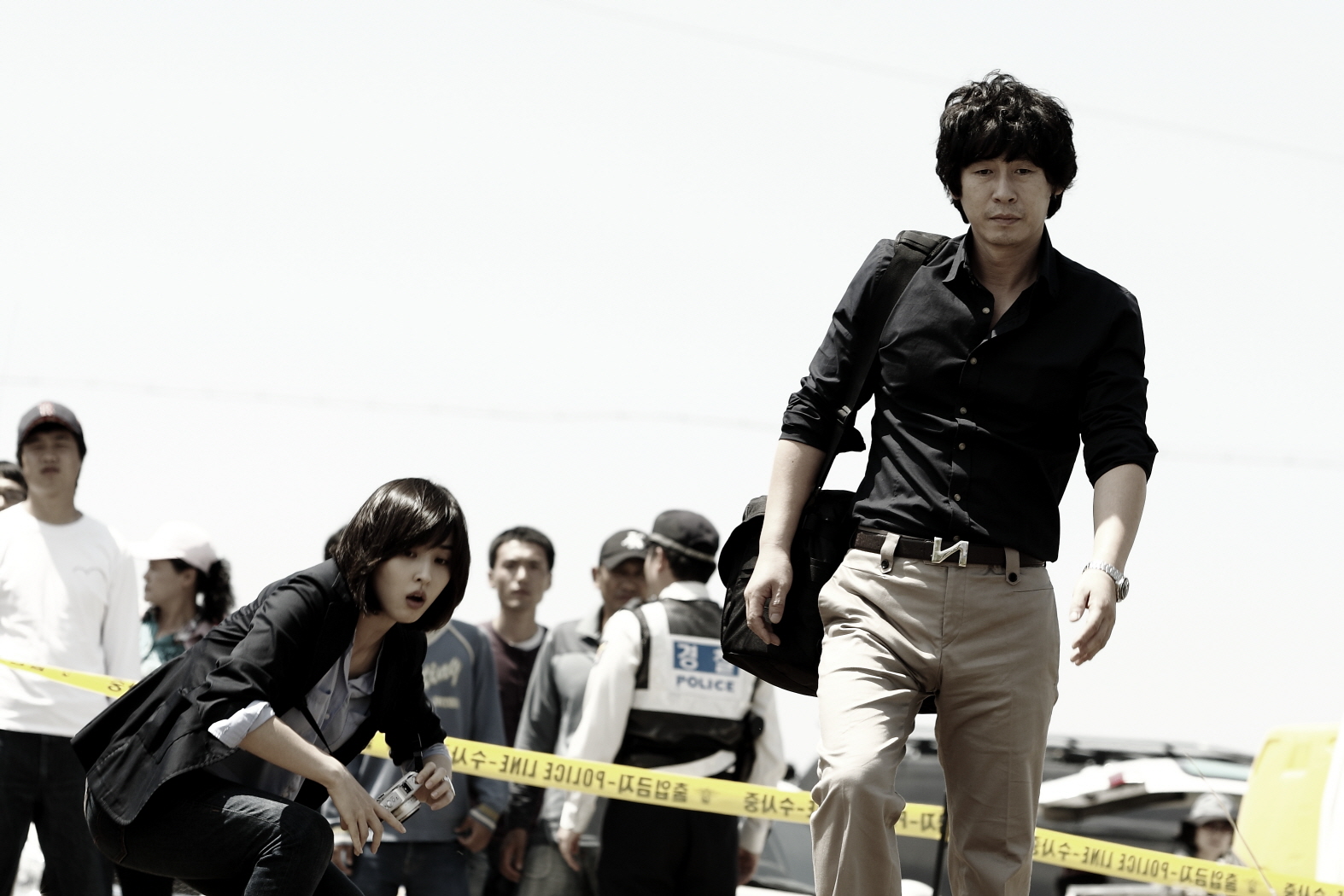 Still of Kyung-gu Sol and Hye-jin Han in Yongseoneun eupda (2010)