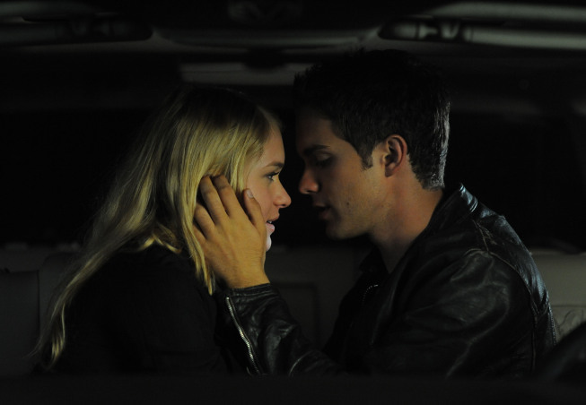 Still of Thomas Dekker and Leven Rambin in Terminator: The Sarah Connor Chronicles (2008)