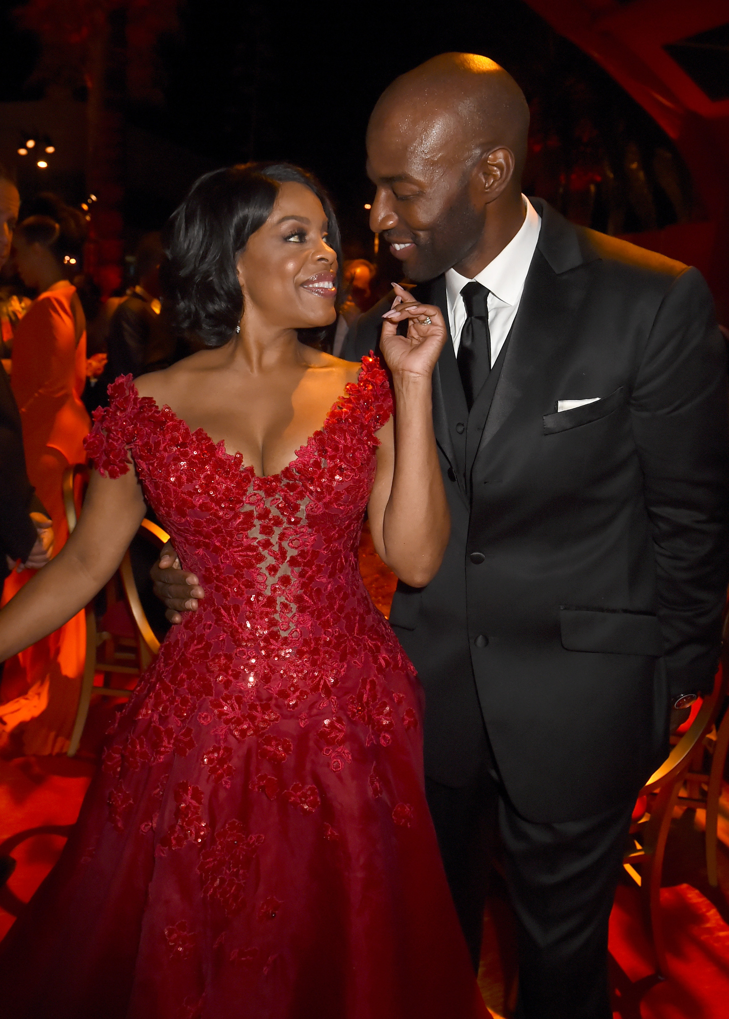 Niecy Nash and Jay Tucker at event of The 67th Primetime Emmy Awards (2015)