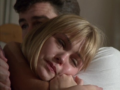 Still of Kyle Chandler and Aimee Teegarden in Friday Night Lights (2006)