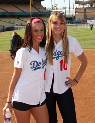 Aimee Teegarden and Jessica Lowndes