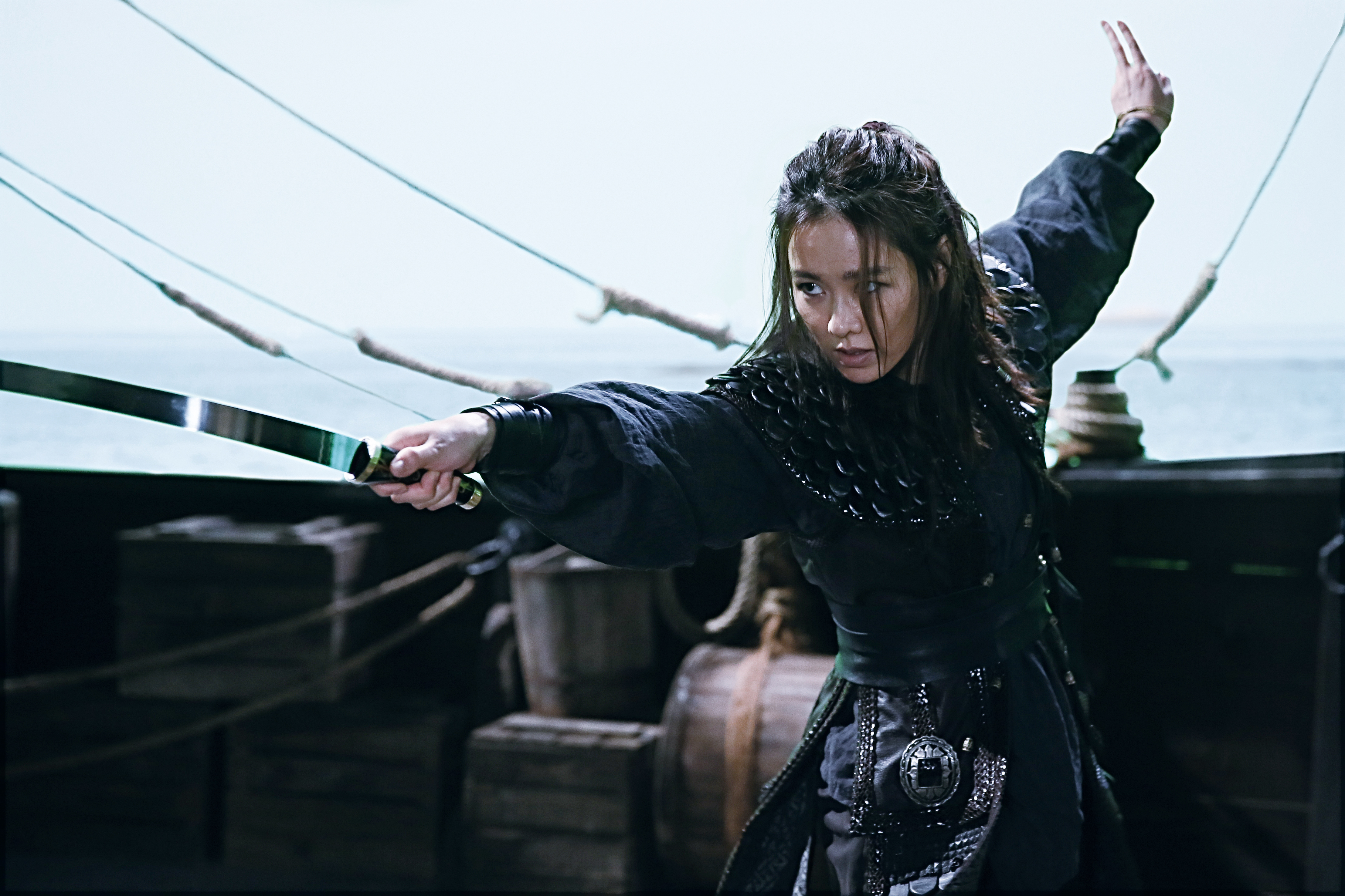 Still of Ye-jin Son in Hae-jeok: Ba-da-ro gan san-jeok (2014)