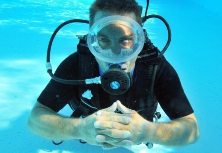Rescue Diver PADI, Underwater Photographer PADI,RIFAP, CMASS***