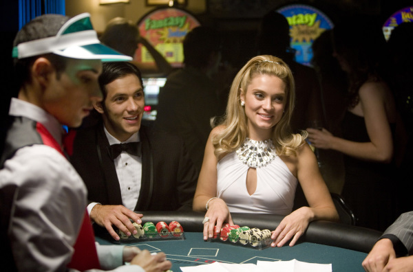 Still of Spencer Grammer and Michael Rady in Greek (2007)