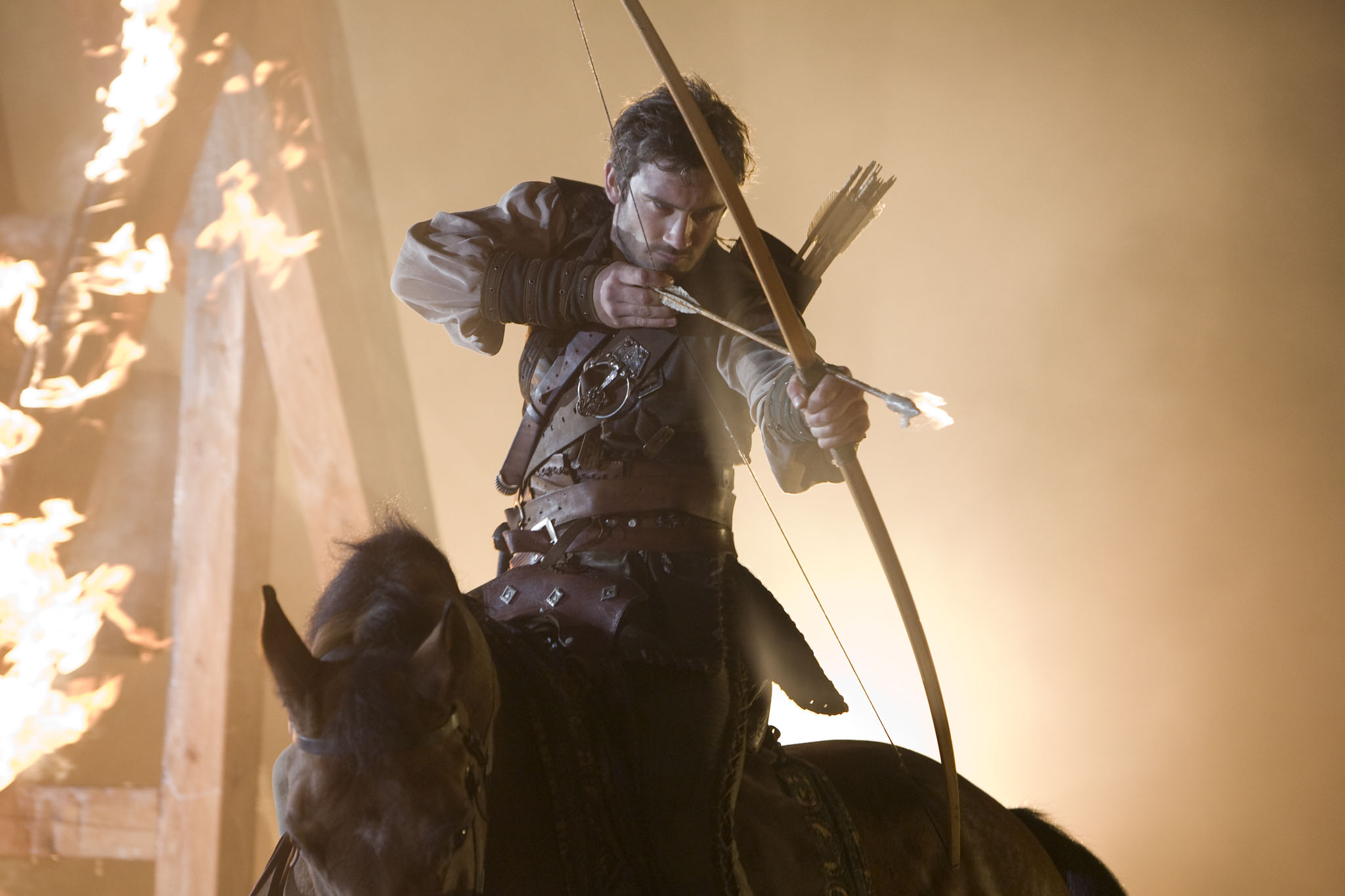 Clive Standen in Robin Hood (episode 3:13: 