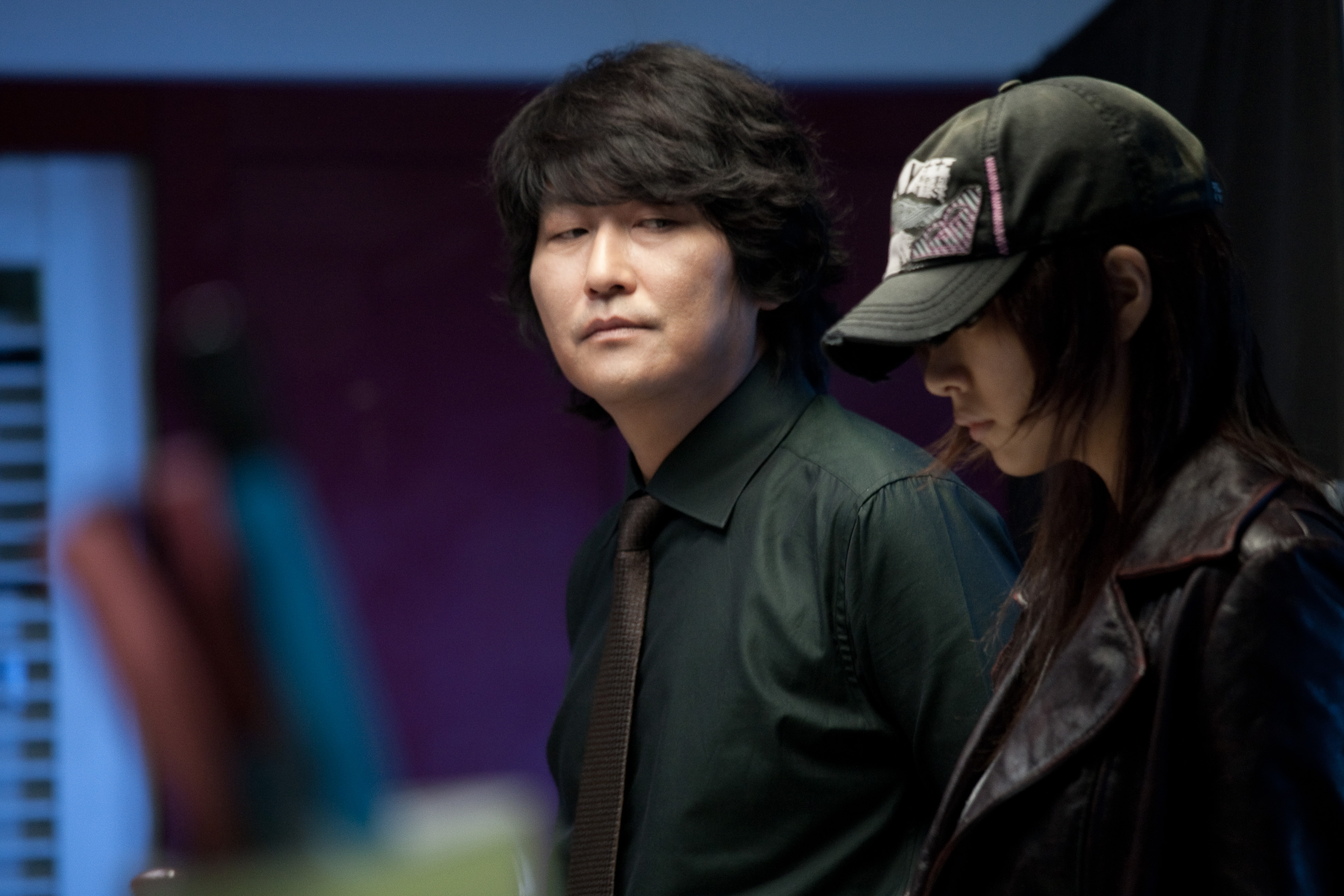 Still of Kang-ho Song and Se-Kyung Shin in Poo-reun so-geum (2011)